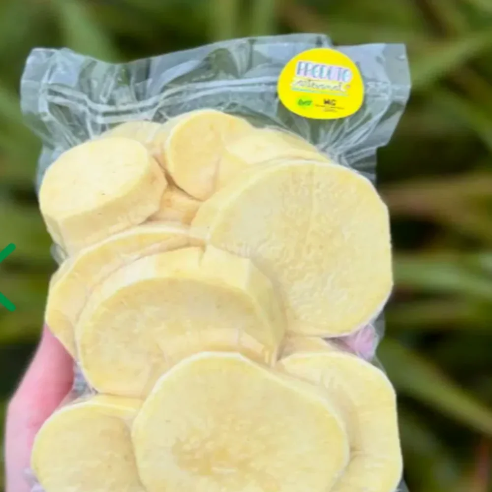 Mandioca em rodelas pronta para venda
